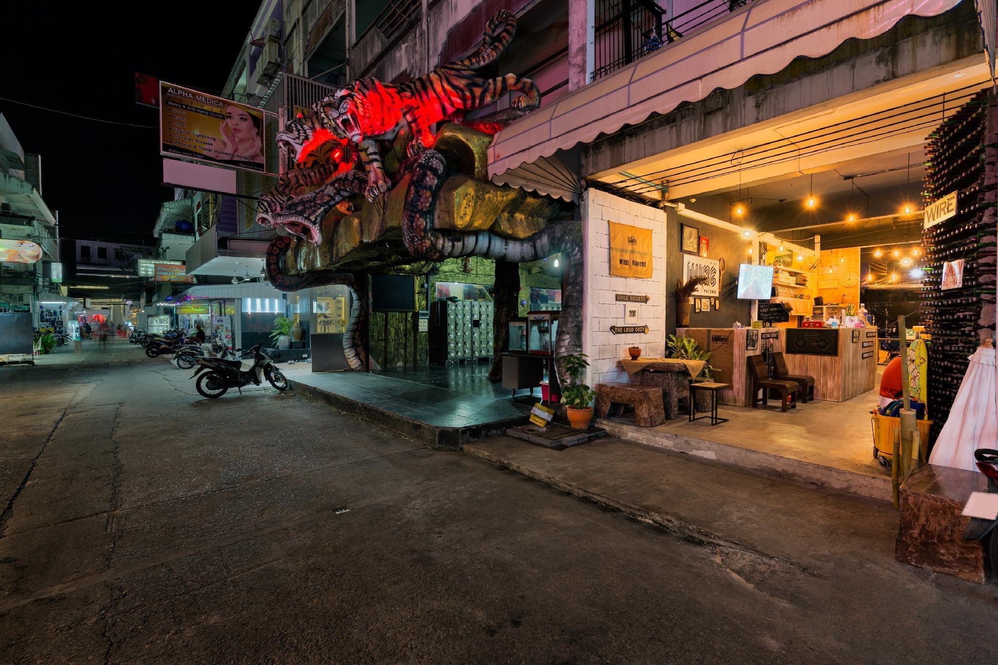 Wire Hostel Patong Eksteriør billede