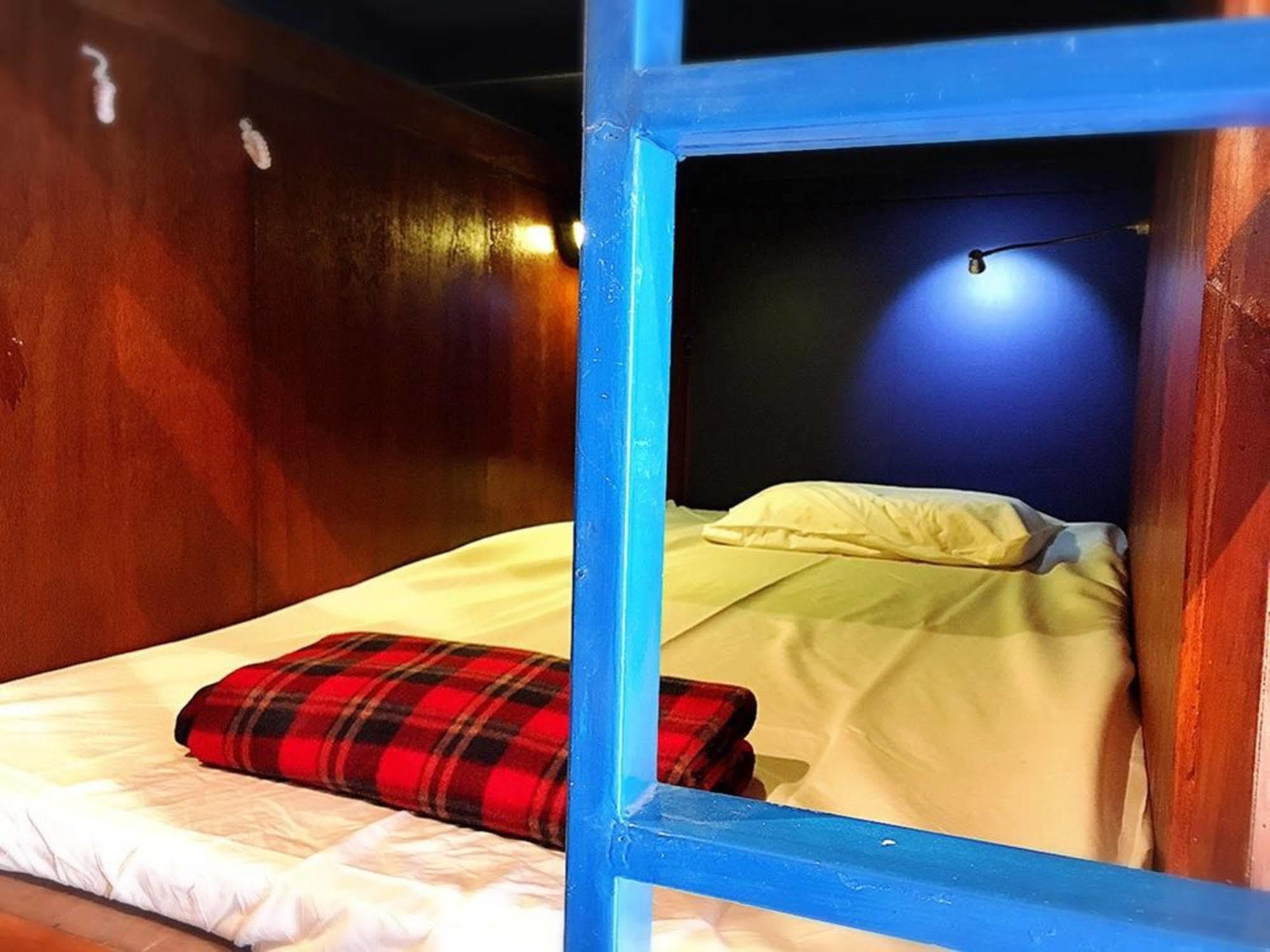 Wire Hostel Patong Eksteriør billede